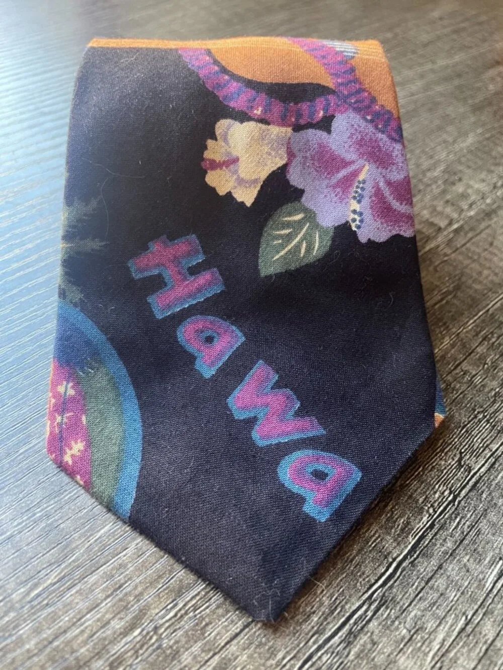 Vintage Hilo Hattie “Island Postcard” Hawaiian Necktie – Made in Hawaii floral
